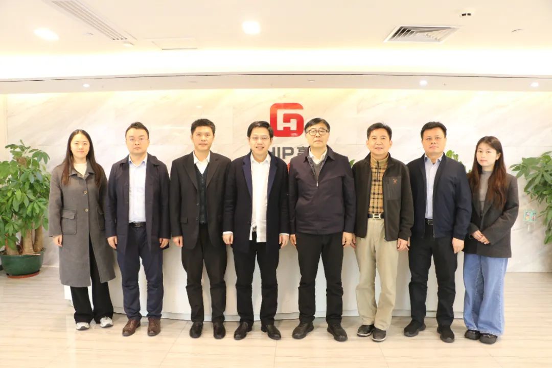 640-前台合影.jpg